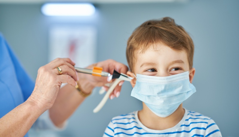 Khám tai mũi họng cho trẻ