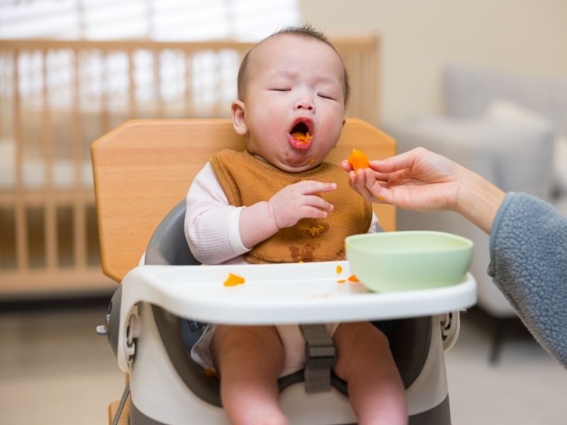 trẻ nôn trớ nhiều