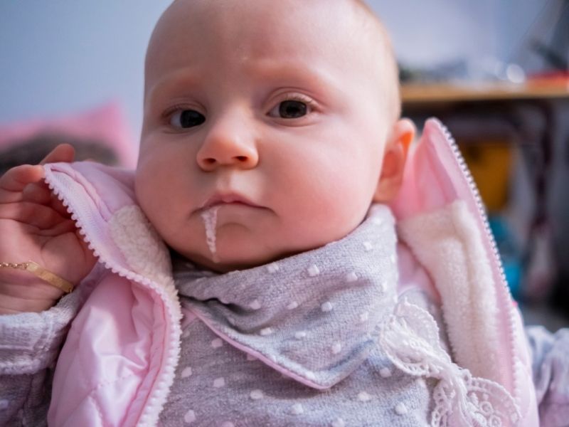 trẻ nôn trớ nhiều